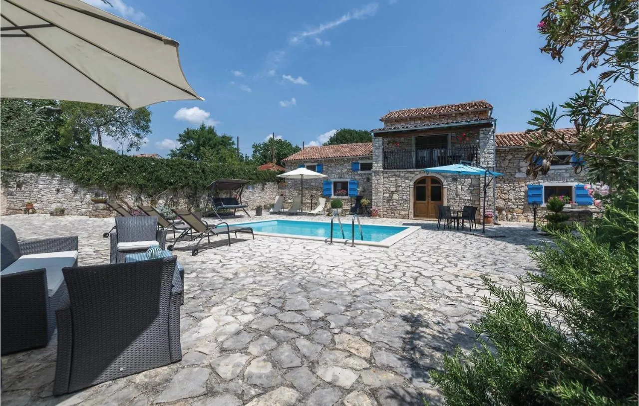 2 Bedroom Awesome Home In Puntera 0*,