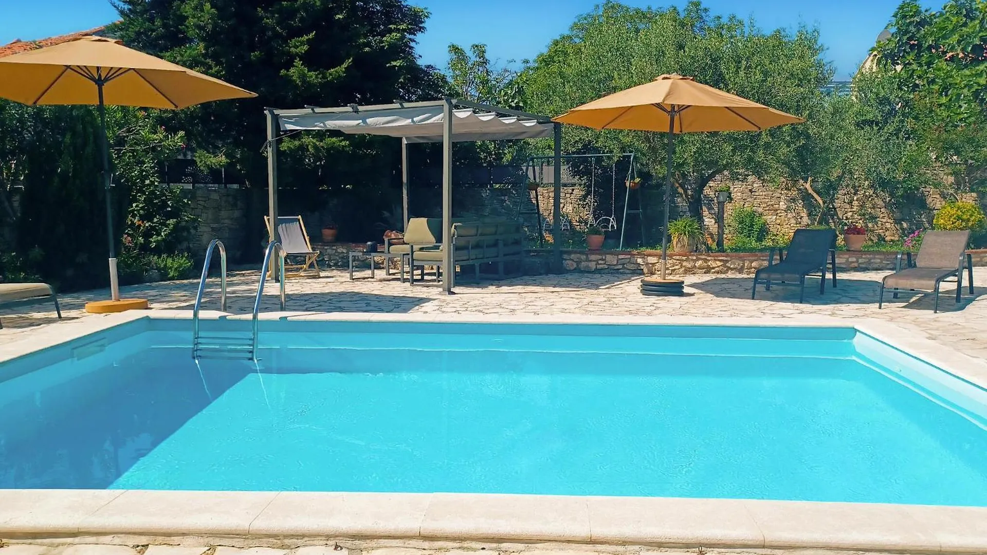 2 Bedroom Awesome Home In Puntera Croatia